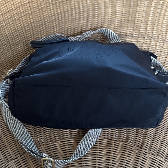 Tory Burch Stylish Black and White Women's Bag - Picture 6 of 9